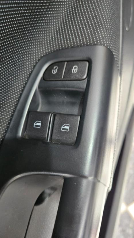 VOLKSWAGEN Voyage 1.6 4P FLEX MSI AUTOM�TICO, Foto 6