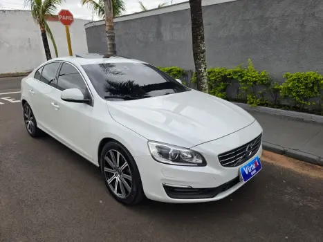 VOLVO S60 2.0 4P T4 MOMENTUM TURBO AUTOMÁTICO, Foto 1