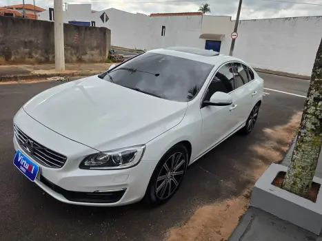 VOLVO S60 2.0 4P T4 MOMENTUM TURBO AUTOMÁTICO, Foto 3