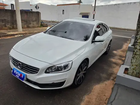 VOLVO S60 2.0 4P T4 MOMENTUM TURBO AUTOMÁTICO, Foto 4