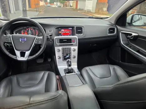 VOLVO S60 2.0 4P T4 MOMENTUM TURBO AUTOMÁTICO, Foto 14