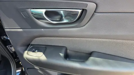 VOLVO XC60 2.0 16V 4P T8 HYBRID R-DESIGN AWD GEARTRONIC AUTOMTICO, Foto 9