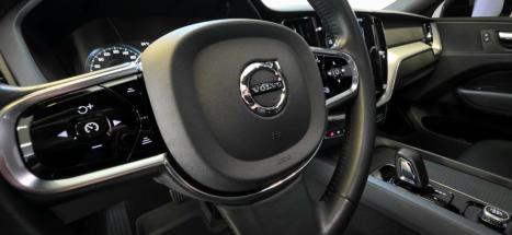 VOLVO XC60 2.0 16V 4P T8 HYBRID MOMENTUM AWD GEARTRONIC AUTOM�TICO, Foto 14