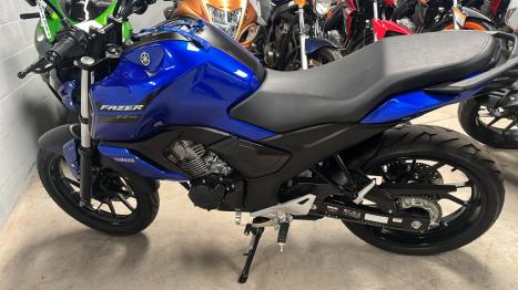 YAMAHA FZ 15 Fazer ABS, Foto 2