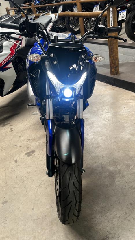YAMAHA FZ 15 Fazer ABS, Foto 3