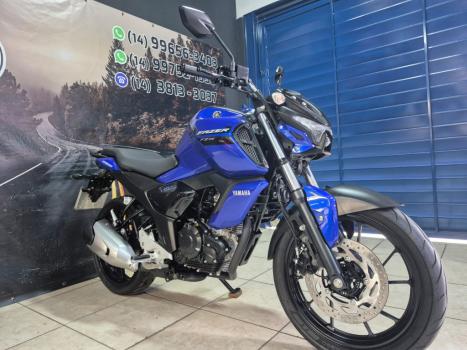 YAMAHA FZ 15 Fazer ABS, Foto 3