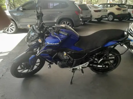 YAMAHA FZ 15 Fazer ABS, Foto 2