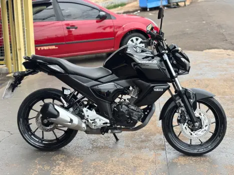 YAMAHA FZ 15 Fazer ABS, Foto 2