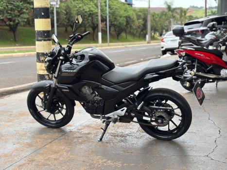 YAMAHA FZ 15 Fazer ABS, Foto 5