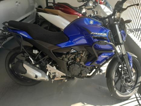YAMAHA FZ 15 Fazer ABS, Foto 3