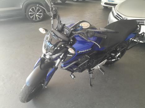 YAMAHA FZ 15 Fazer ABS, Foto 4