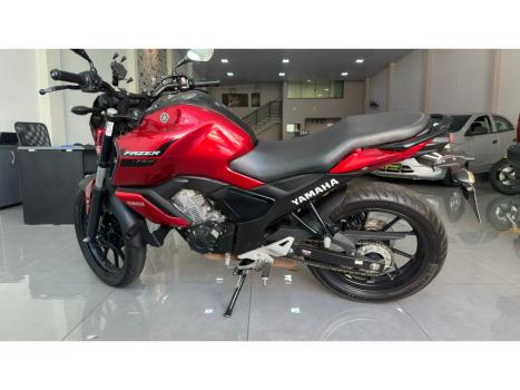 YAMAHA FZ 15 Fazer ABS, Foto 5