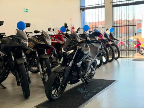YAMAHA FZ 15 Fazer ABS, Foto 3