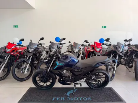 YAMAHA FZ 15 Fazer ABS, Foto 4