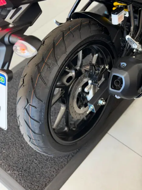 YAMAHA FZ 15 Fazer ABS, Foto 10