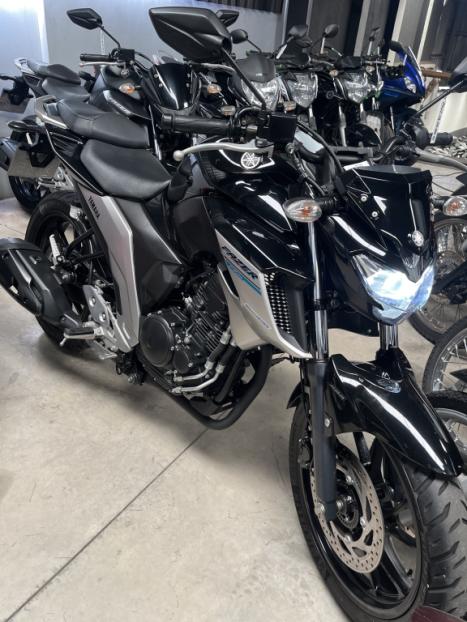 YAMAHA FZ 25 250 Fazer Flex , Foto 2