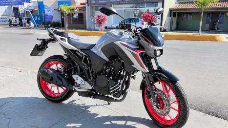 YAMAHA FZ 25 250 Fazer Flex , Foto 1