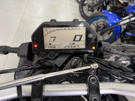 YAMAHA MT-03 300 , Foto 8