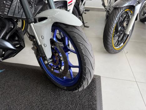 YAMAHA MT-03 300 , Foto 9