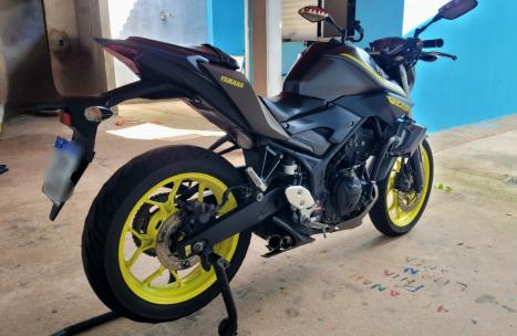YAMAHA MT-03 300 ABS, Foto 3