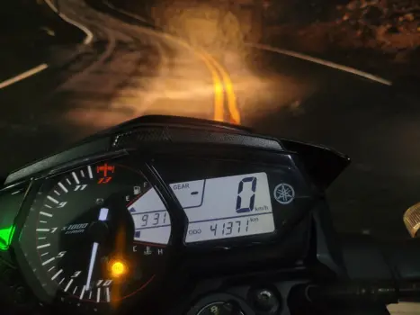 YAMAHA MT-03 300 ABS, Foto 9