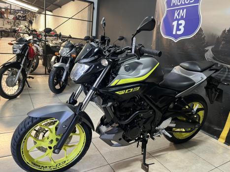 YAMAHA MT-03 300 ABS, Foto 3