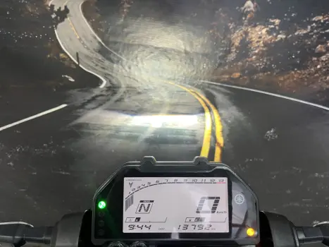 YAMAHA MT-03 300 ABS, Foto 10