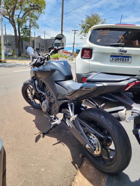 YAMAHA MT-03 300 ABS, Foto 6