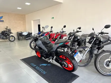 YAMAHA MT-03 300 ABS, Foto 5