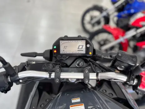 YAMAHA MT-03 300 ABS, Foto 7