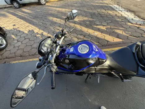 YAMAHA MT-03 300 ABS, Foto 6
