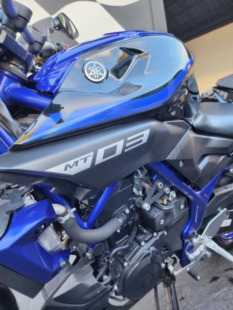 YAMAHA MT-03 300 ABS, Foto 2
