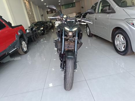 YAMAHA MT-03 300 ABS, Foto 4