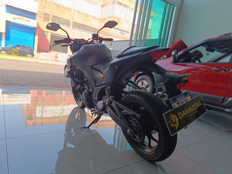 YAMAHA MT-03 300 ABS, Foto 7