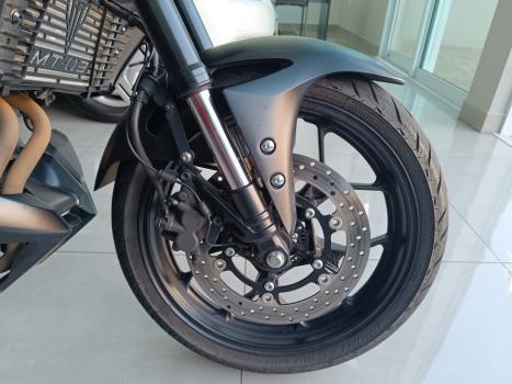 YAMAHA MT-03 300 ABS, Foto 12