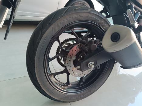 YAMAHA MT-03 300 ABS, Foto 13