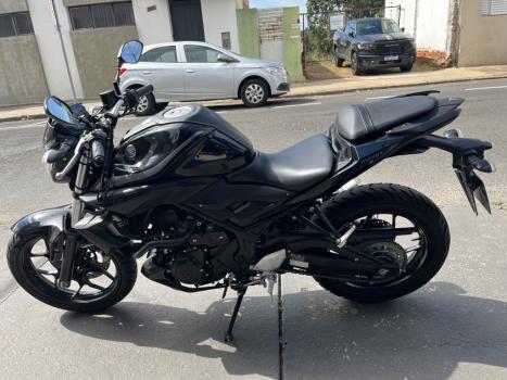 YAMAHA MT-03 300 ABS, Foto 2