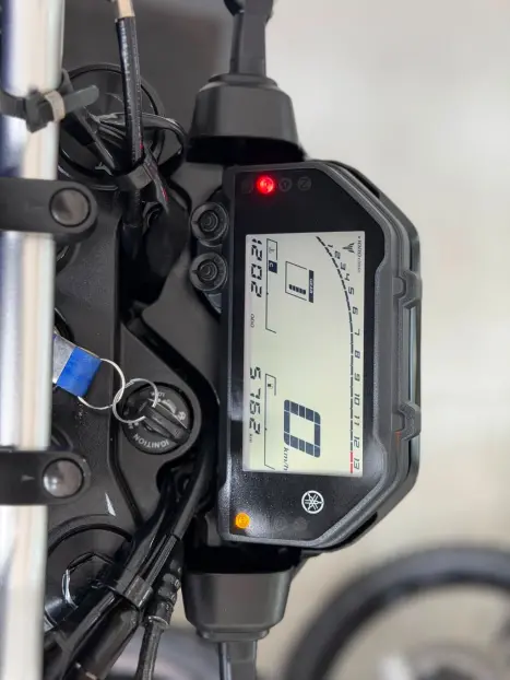 YAMAHA MT-03 300 ABS, Foto 7