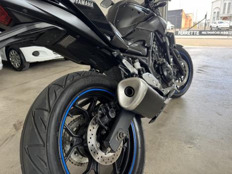 YAMAHA MT-03 300 ABS, Foto 14