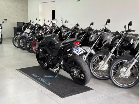 YAMAHA MT-03 300 ABS, Foto 5