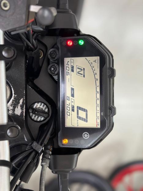 YAMAHA MT-03 300 ABS, Foto 8