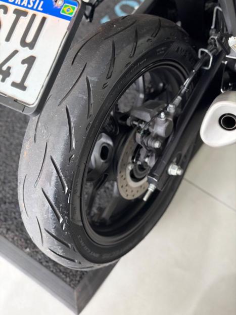 YAMAHA MT-03 300 ABS, Foto 10