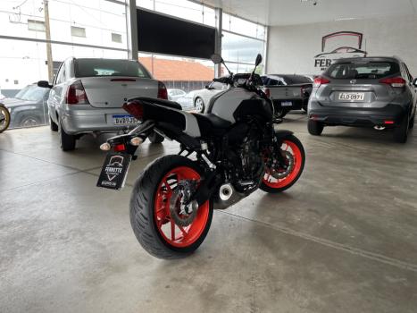 YAMAHA MT-07 700 ABS, Foto 6