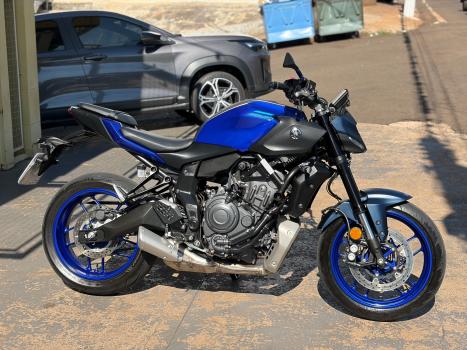 YAMAHA MT-07 700 ABS, Foto 2