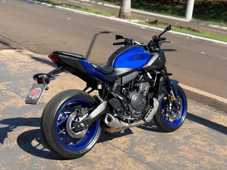 YAMAHA MT-07 700 ABS, Foto 3