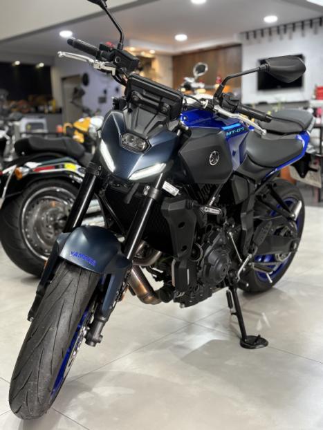 YAMAHA MT-07 700 ABS, Foto 2