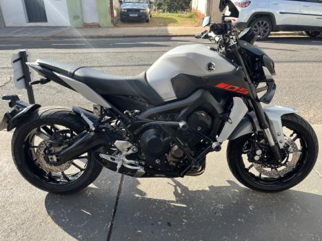 YAMAHA MT-09 850 ABS, Foto 3