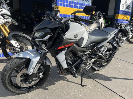 YAMAHA MT-09 850 ABS, Foto 4