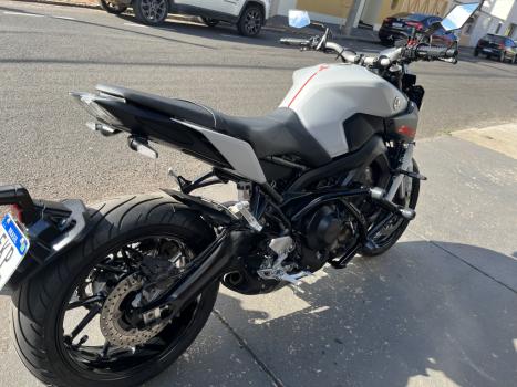 YAMAHA MT-09 850 ABS, Foto 5