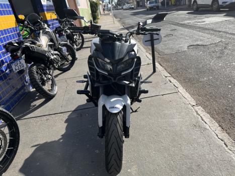 YAMAHA MT-09 850 ABS, Foto 8